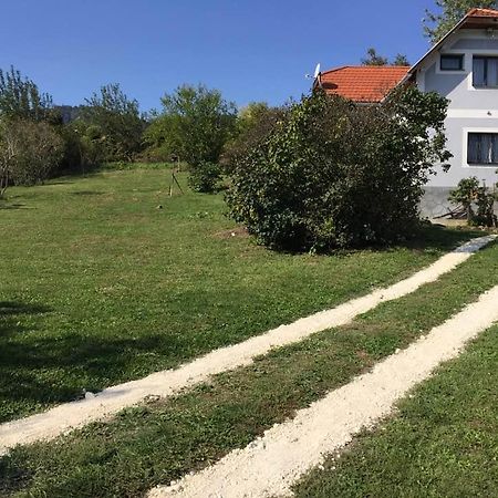 Eszter-Haz Hotel Kisapati Exterior foto